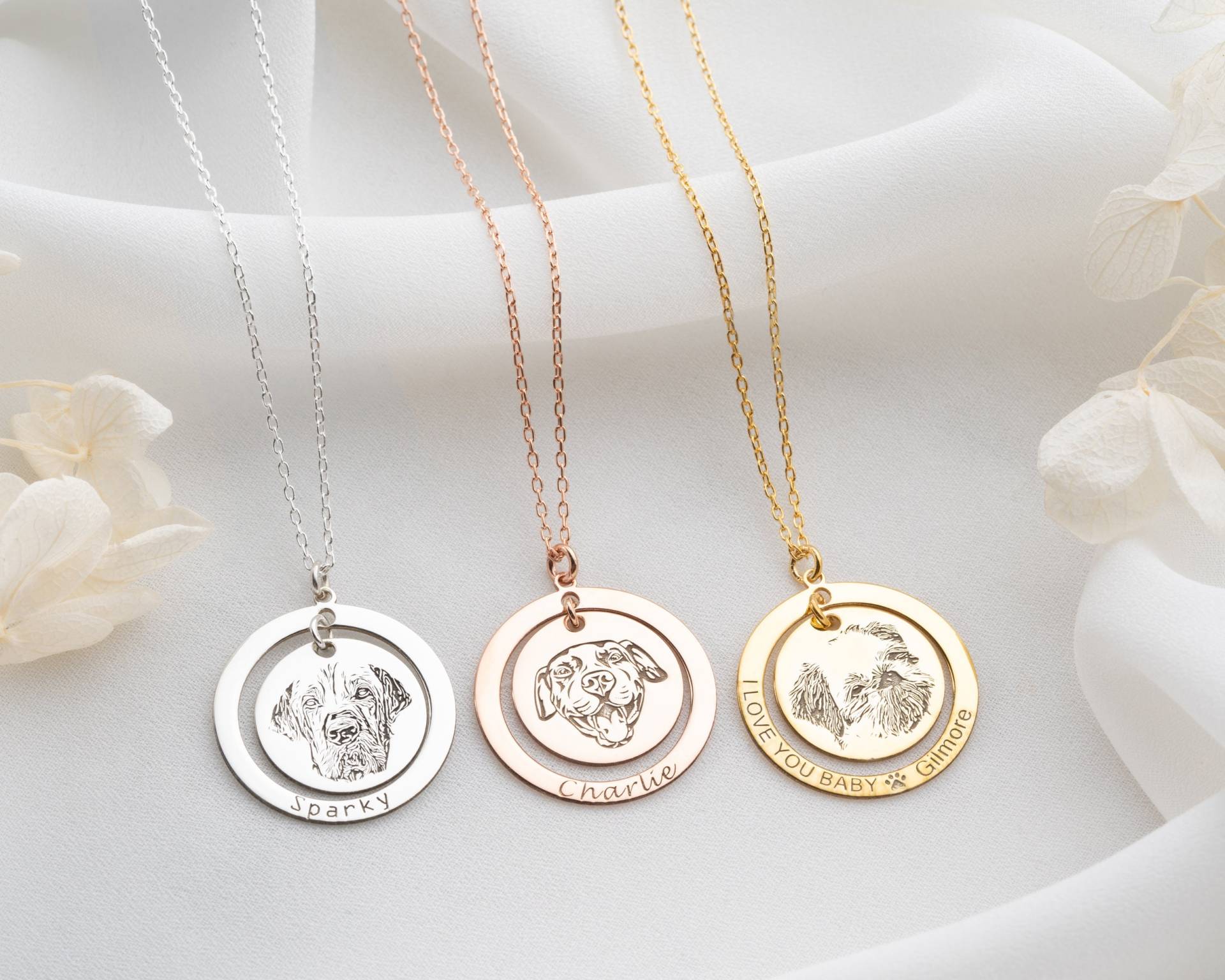 Anpassbare Haustier Halskette Mit Bild Gravierte Name Hunde Innen Erinnerung Vom Foto von NeshelyJewelry
