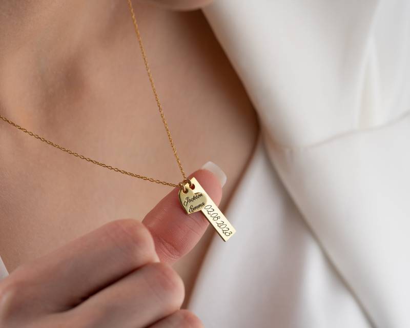 Benutzerdefinierte Goldbarren Und Herz Halskette Name Bar Silber Mit Charm Familienname Datum Gravur von NeshelyJewelry