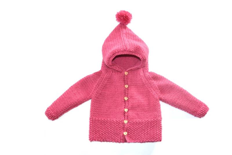 Handgestrickte Baby-Mädchen Wolle Hoodie Strickjacke/Jacke, Chunky, Raglan Mit Pom von NeslisHandcrafts