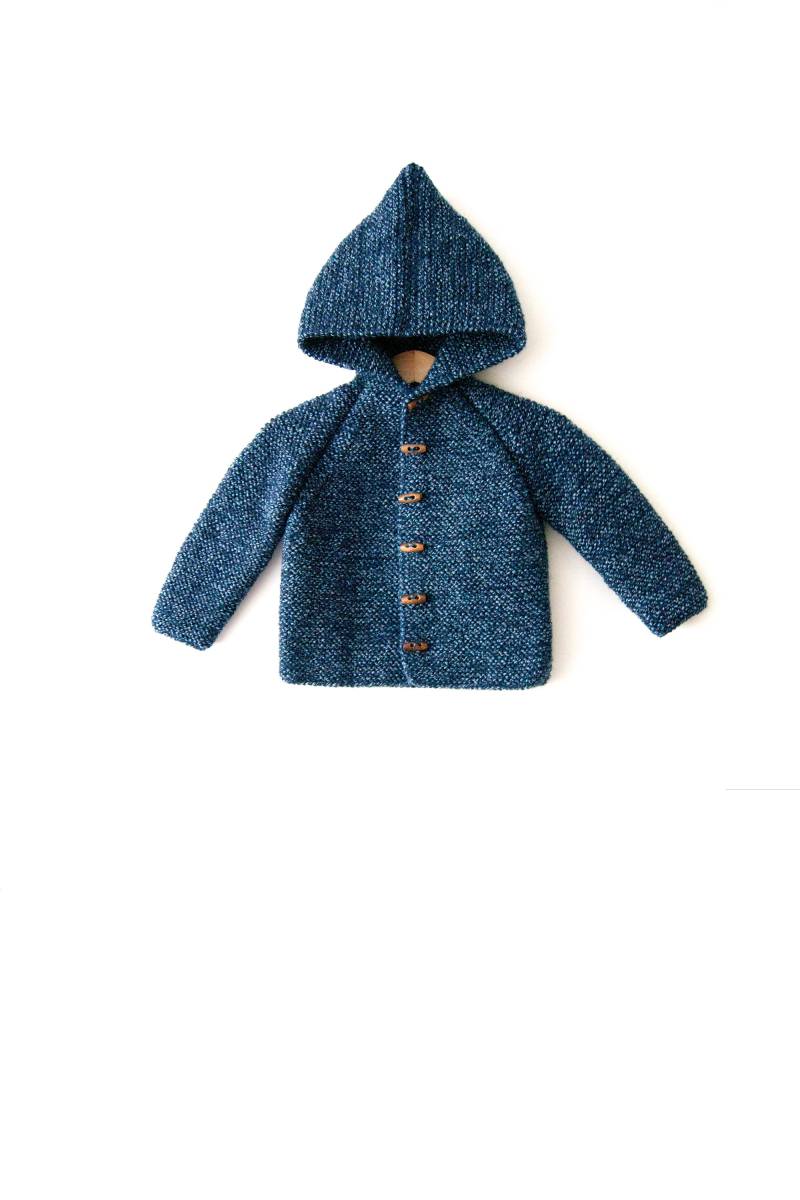 Handgestrickter Kinder Hoodie Aus Wolle Dunkelblau Und Blau Melierter Duffelcoat von NeslisHandcrafts