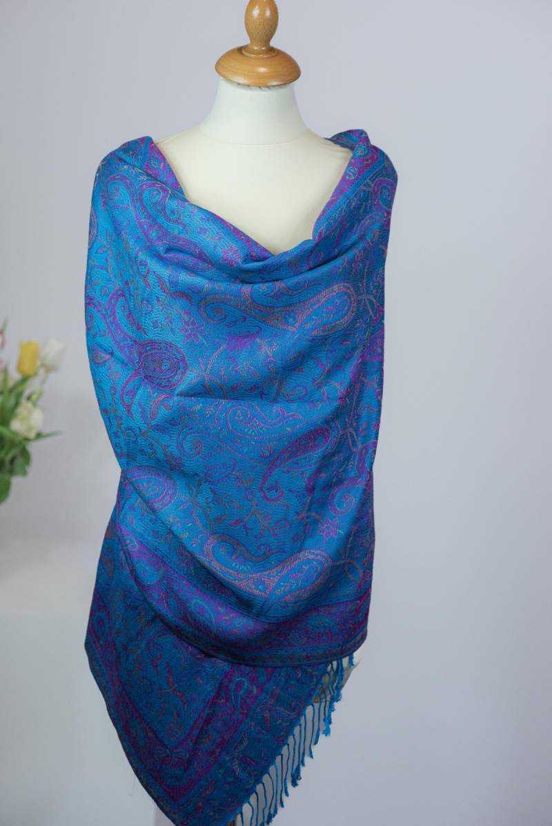 Pashmina Schal-Luxuriöser- Blue - Weich, Elegant & Exotisch Pashmina Schal-Luxuriöser- Blue - Weich, Elegant & Exotisch von NesriniCollection