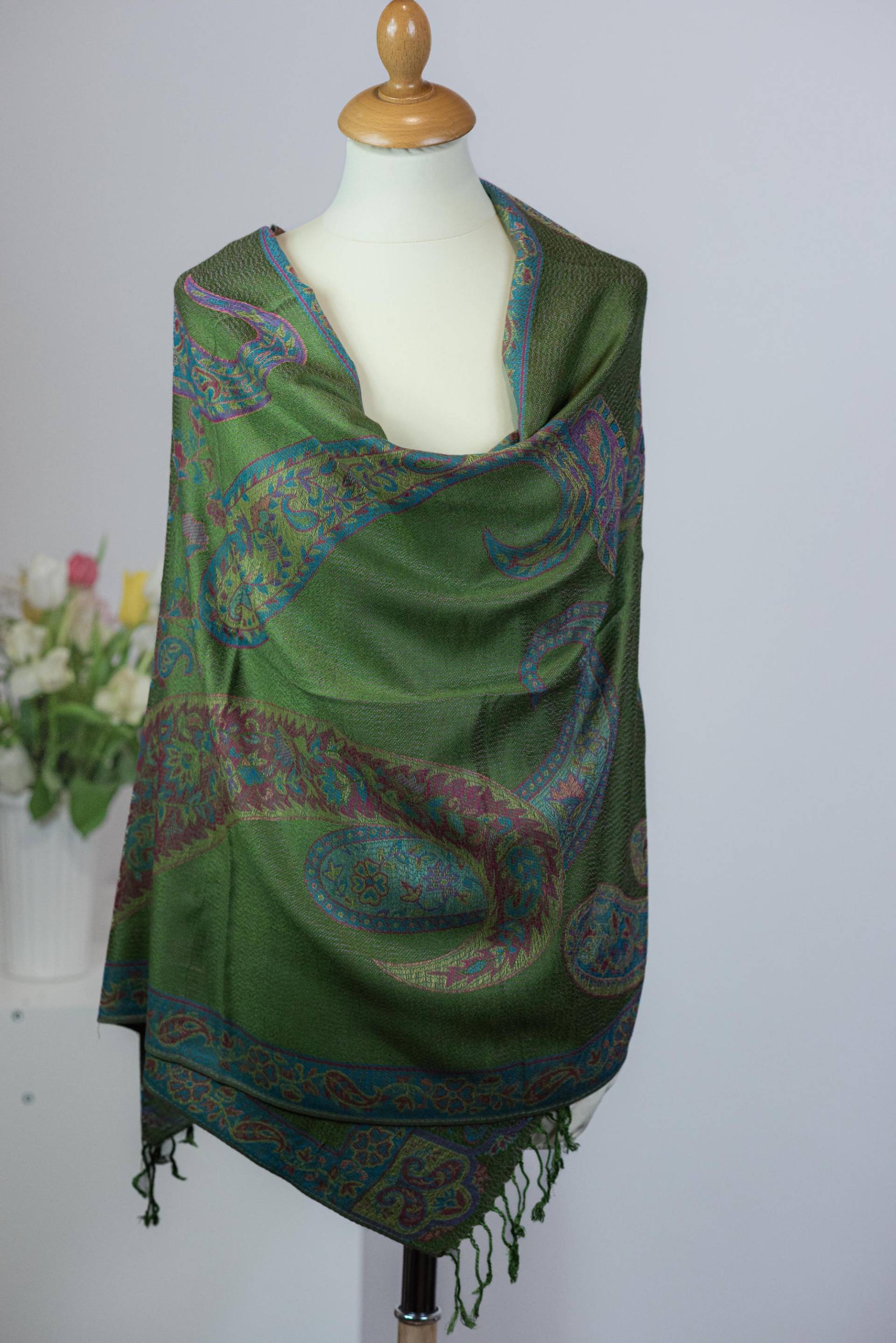 Pashmina Schal-Luxuriöser- Green - Weich, Elegant & Exotisch von NesriniCollection