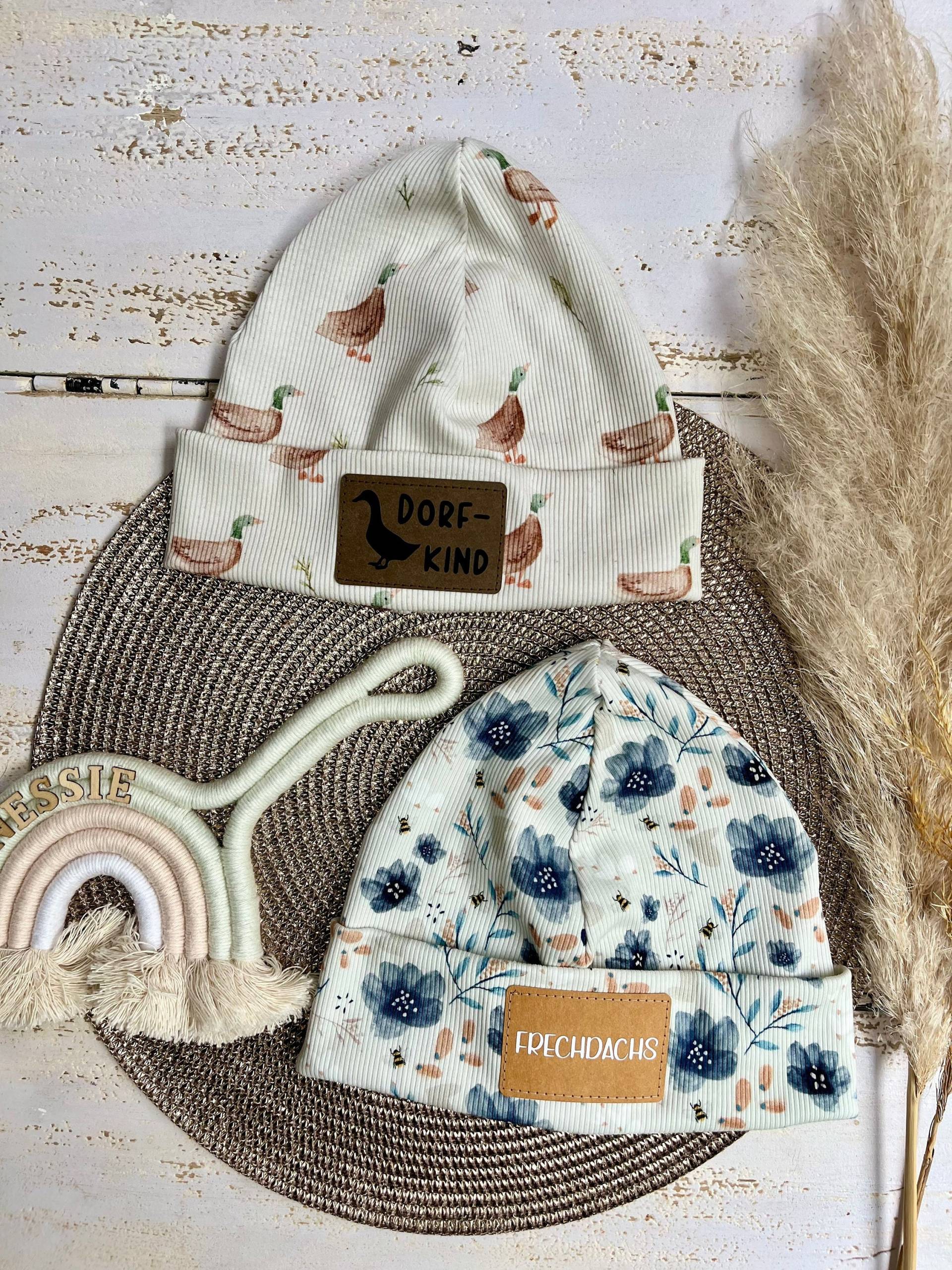 Hipster Beanie Fürs Frühjahr/Herbst/Winter Baby Kind Kleinkind Partnerlook Mama Papa Mütze Mom Dad Mini Mit Name Personalisierbar Geschenk Hipster Beanie Fürs Frühjahr/Herbst/Winter Baby Kind Kleinkind Partnerlook Mama Papa Mütze Mom Dad Mini Mit Name Personalisierbar Geschenk von NessiesEinzelstuecke