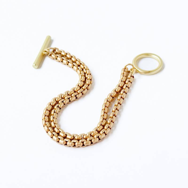 Matt Gold Doppelkettenarmband Chunky Rolo Link, Knebelverschluss von NestPrettyThingsShop