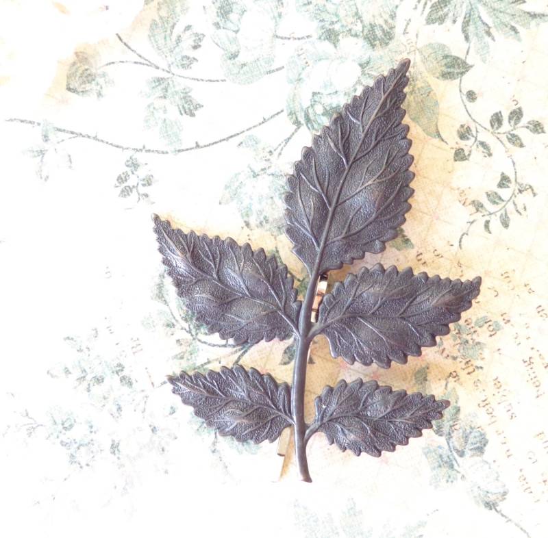 Blatt Zweig Haarnadel - Schwarze Große Spray Bobby Pin Hochzeit Braut Haar von NestingPretty