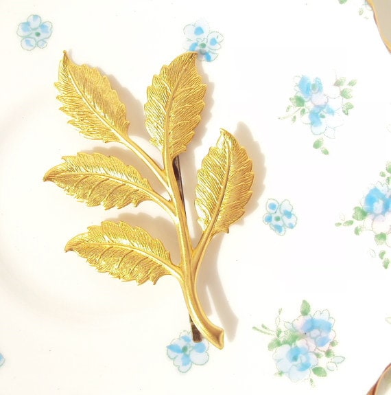 Golden Leaf Zweig Haarnadel - Blatt Bobby Pin Große Branch Wald Spray Hochzeit Haar-Accessoire Braut Haar von NestingPretty