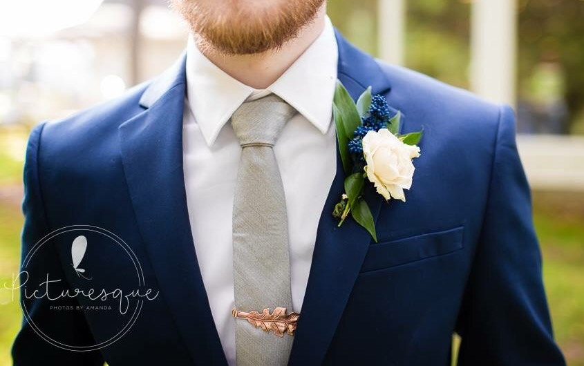 Goldene Eichenblatt Krawattenklammer - Herren Hochzeitsaccessoire Groomsmen Blatt Waldhochzeit Herbstblatt von NestingPretty