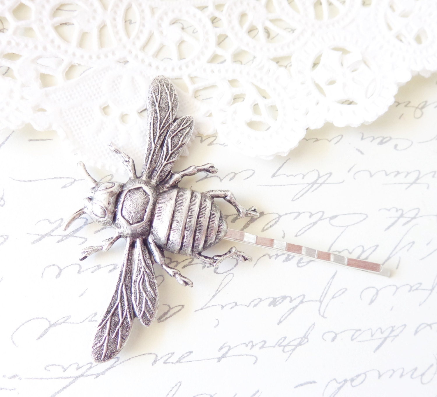 Ox Silber Bumble Bee Haarnadel - Hummel Bobby Pin Wald Natur Hochzeit Haar Insekt Fliegen Motte von NestingPretty