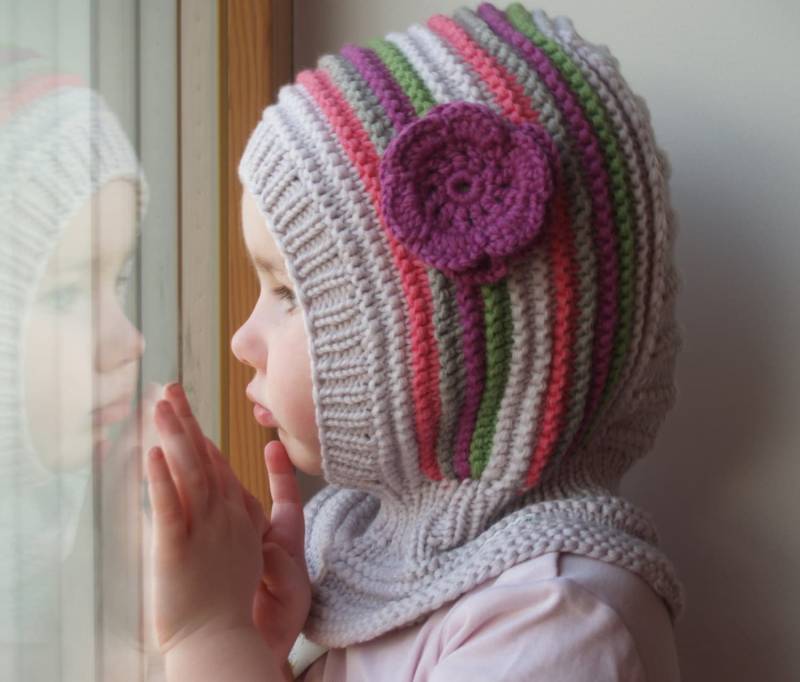 Graue Mehrfarbige Baby Mädchen Balaclava, Gestrickte Hoodie Mütze Mit Blume, Waldrof Mütze. Größe 6-12 M/1-3-6-10 Jahre. Auch in Anderen von NesyBaby