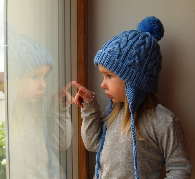 Hellblaue Handgestrickte Wintermütze Für Kinder, Jugendliche/ Erwachsene. Kabelstrick Pom Beanie. 100% Merinowolle. Mehr Farben. Größe 1-2-4-6-10+ von NesyBaby