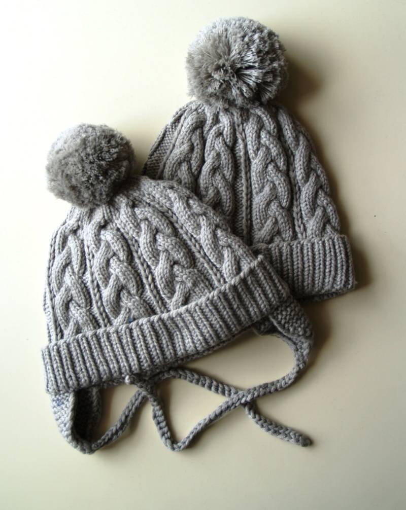 Merinowolle Olivgrau Handgestrickte Bommelmütze Für Kinder, Jugendliche/ Erwachsene. Kabelgestrickter Pompom, Mit | Out Ohrklappen. Mehr Farben von NesyBaby