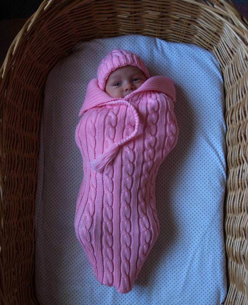 Rosa Neugeborene Cocoon, Baby Cocoon Mit Brautmütze, Zopfmuster Stricksack Und Mütze Set, Merino Wolle. Auch in Anderen Farben Erhältlich von NesyBaby