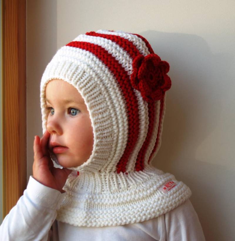Weiße Merino Baby Mädchen Balaclava, Handgestrickte Kapuzenmütze Mit Blume, Waldorfmütze, Andere Farben Erhältlich von NesyBaby