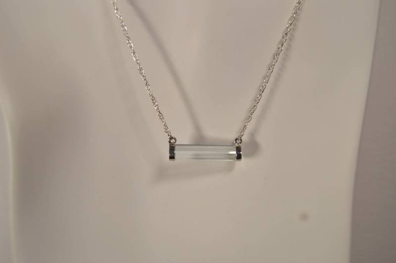 Aquamarin Kristall Halskette von NethpriyaGemsJewelry