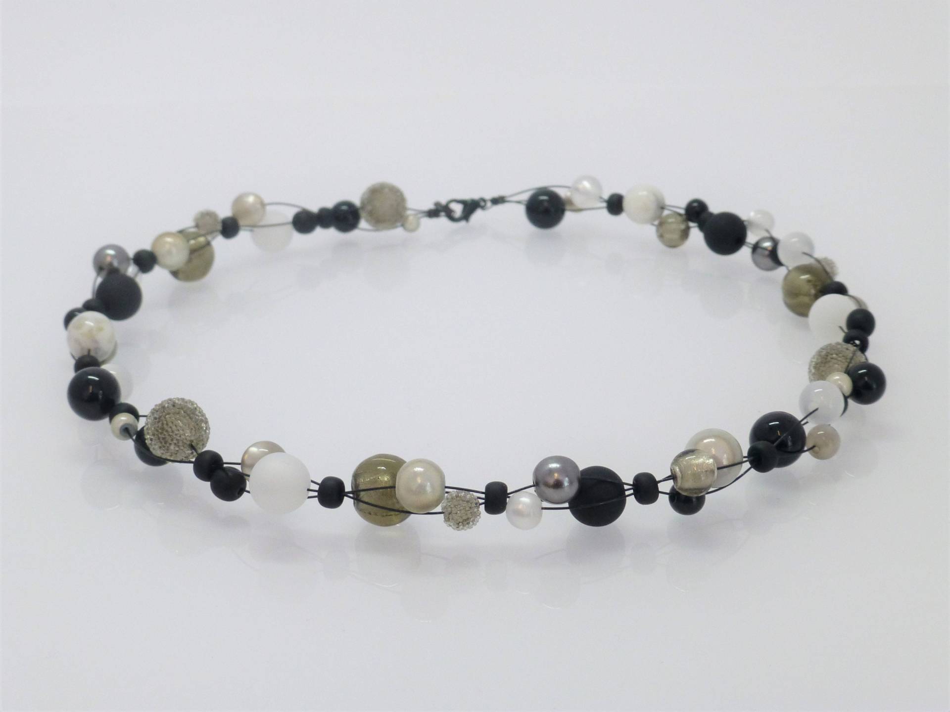 Halskette "Bubbles" Schwarz-Weiß-Grau, Glasperlencollier von NettesSchmuckshop