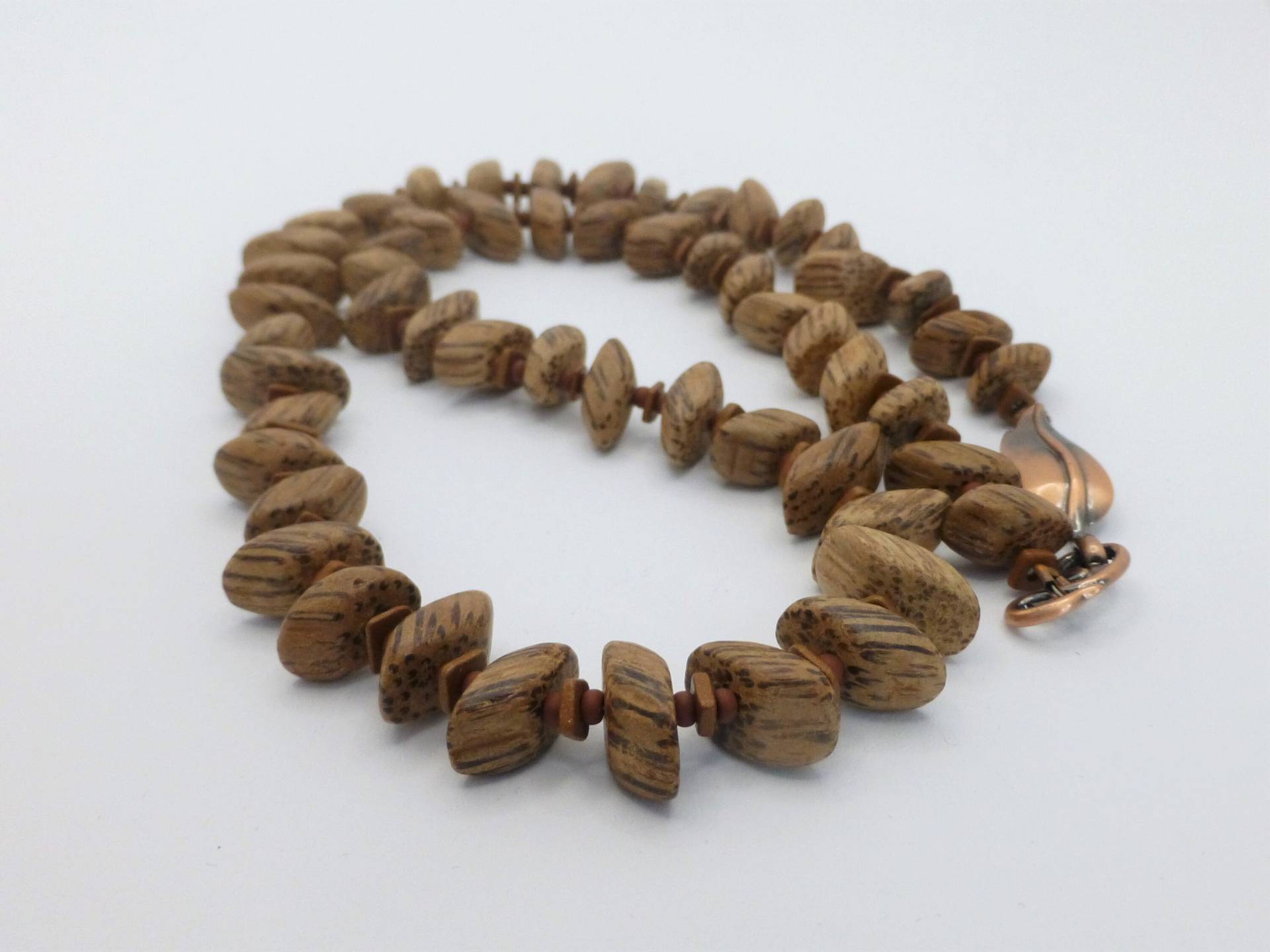 Halskette Holzperlen Nuggets, Holzkette von NettesSchmuckshop