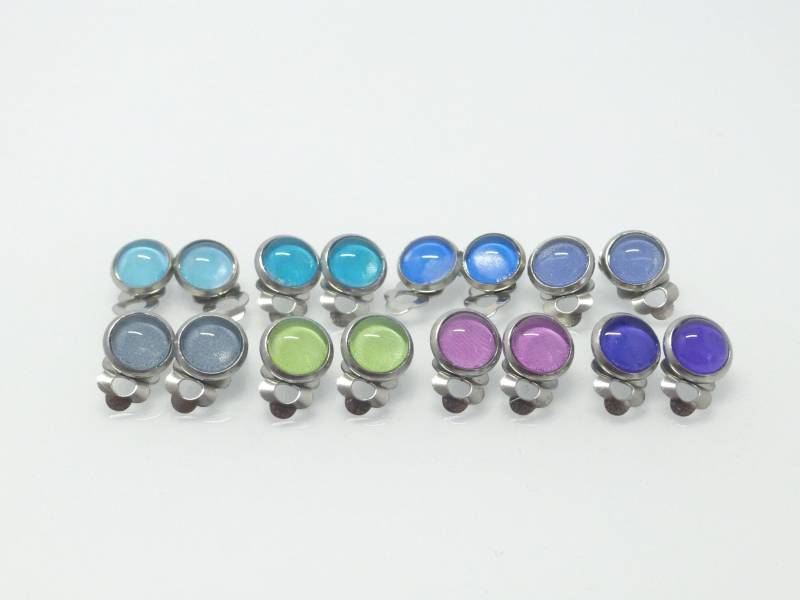 Kleine Ohrclips Glas-Cabochons 8mm Edelstahl Bunt von NettesSchmuckshop