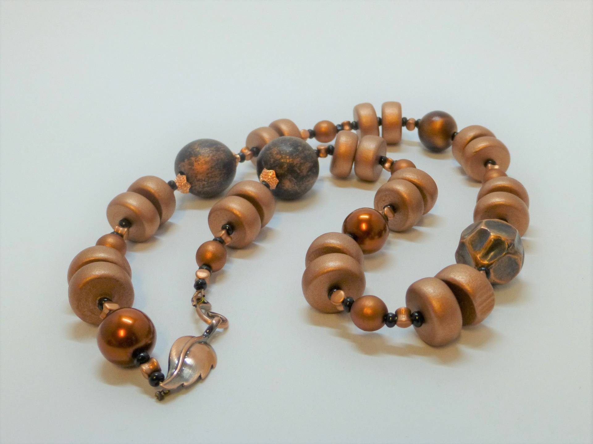 Lange Kette Holzscheiben Kupfer Metallic , Bib-Kette, Holzkette von NettesSchmuckshop