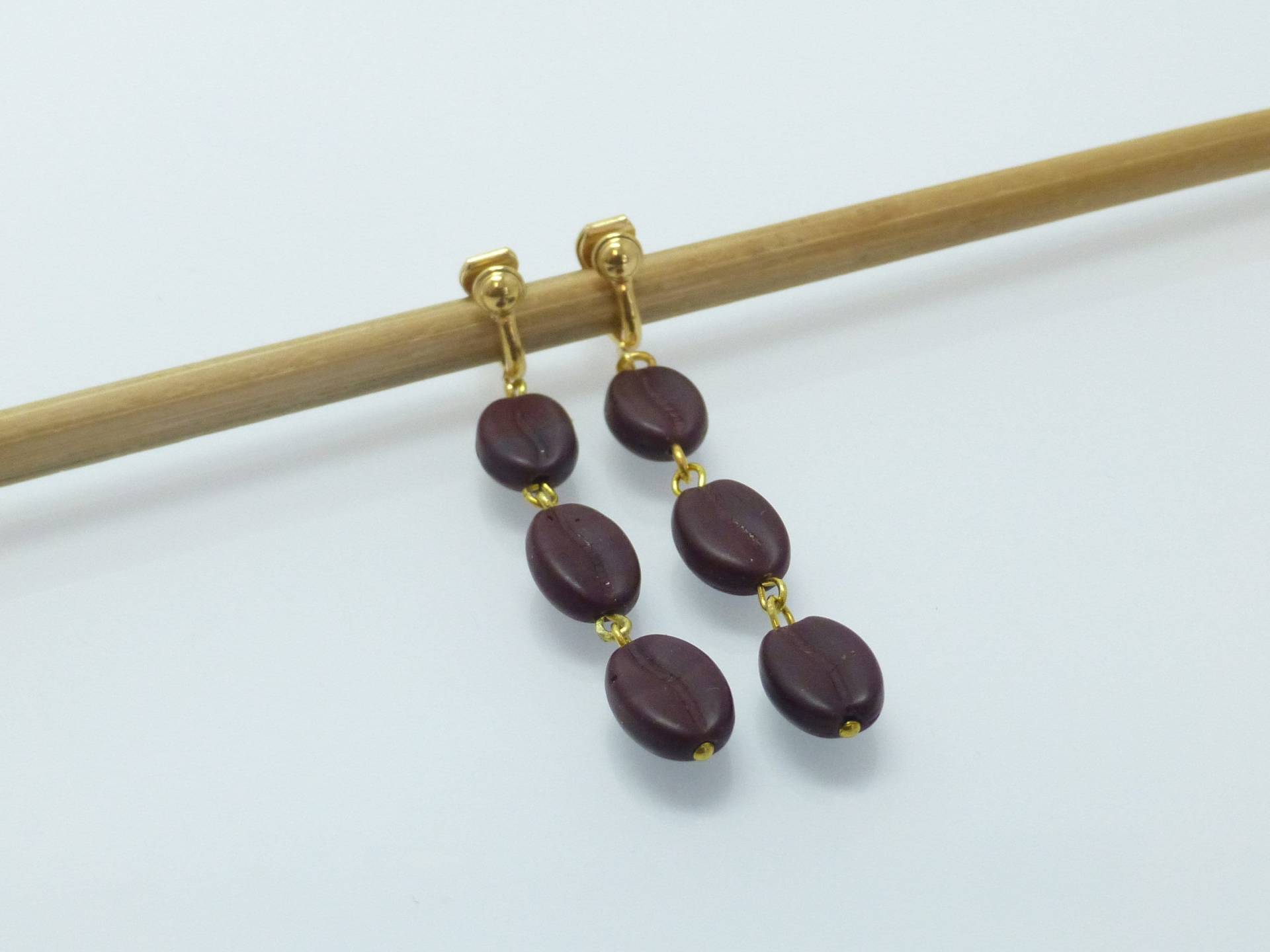 Lange Ohrclips Glasperlen Kaffeebohnen Vergoldet von NettesSchmuckshop
