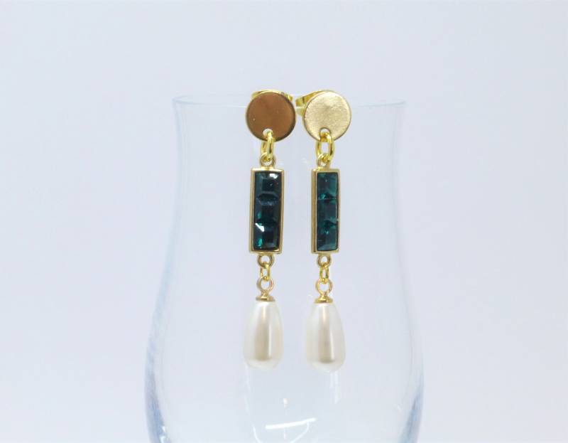 Lange Ohrstecker Edelstahl Vergoldet Kristallsteine Smaragdgrün Und Perlen-Tropfen von NettesSchmuckshop
