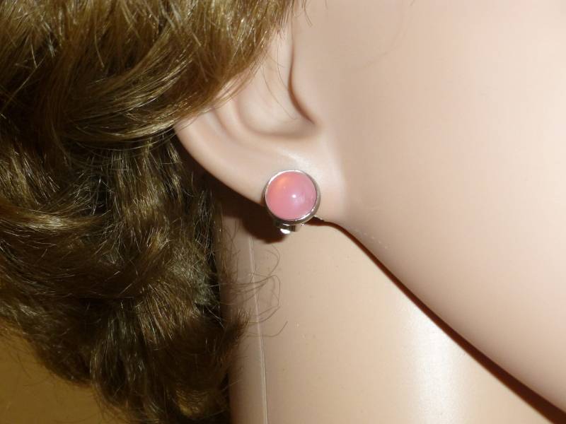 Ohrclips Cabochon Glas 10mm Altrosa Opal Edelstahl Gold von NettesSchmuckshop