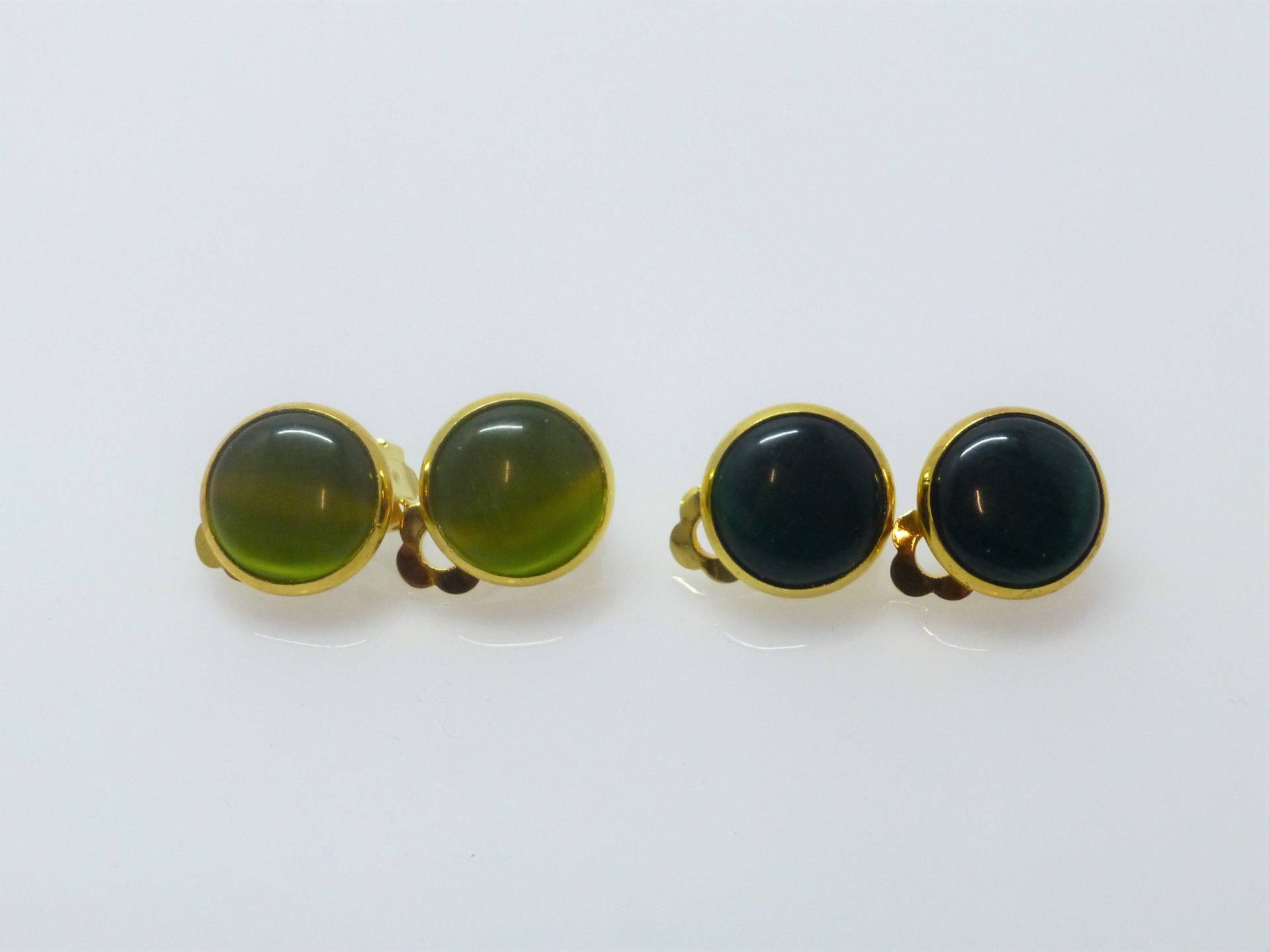 Ohrclips Cateye Cabochons 12mm Grün Gold Ohrclips Cateye Cabochons 12mm Grün Gold von NettesSchmuckshop