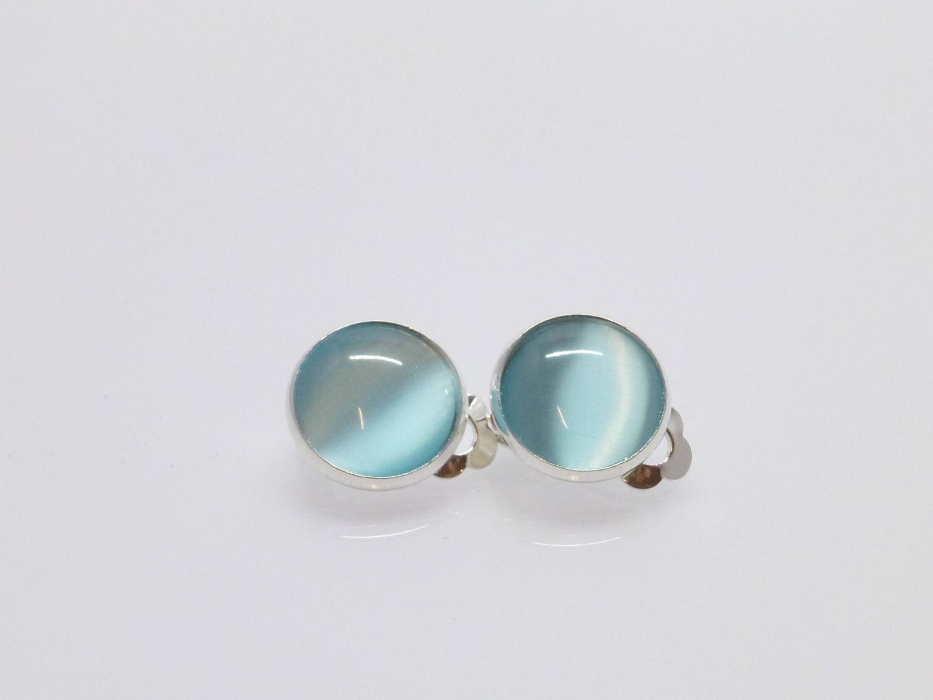 Ohrclips Cateye Cabochons 12mm Hellblau Türkis von NettesSchmuckshop