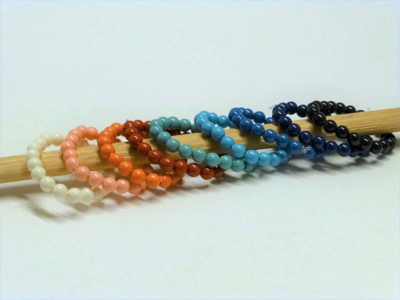 Flexibler Zarter Perlenring - Edelsteinfarben, Stretchring, Vorsteckering von NettesSchmuckwerk