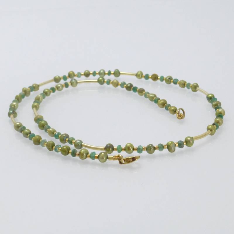 Halskette Perlen Grün Mit Smaragd-Rondellen von NettesSchmuckwerk