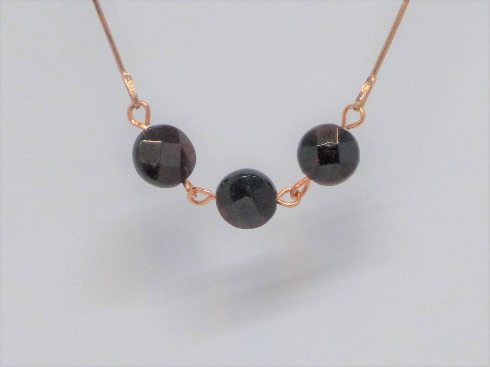 Halskette Roségold Mit Granat Münzen von NettesSchmuckwerk