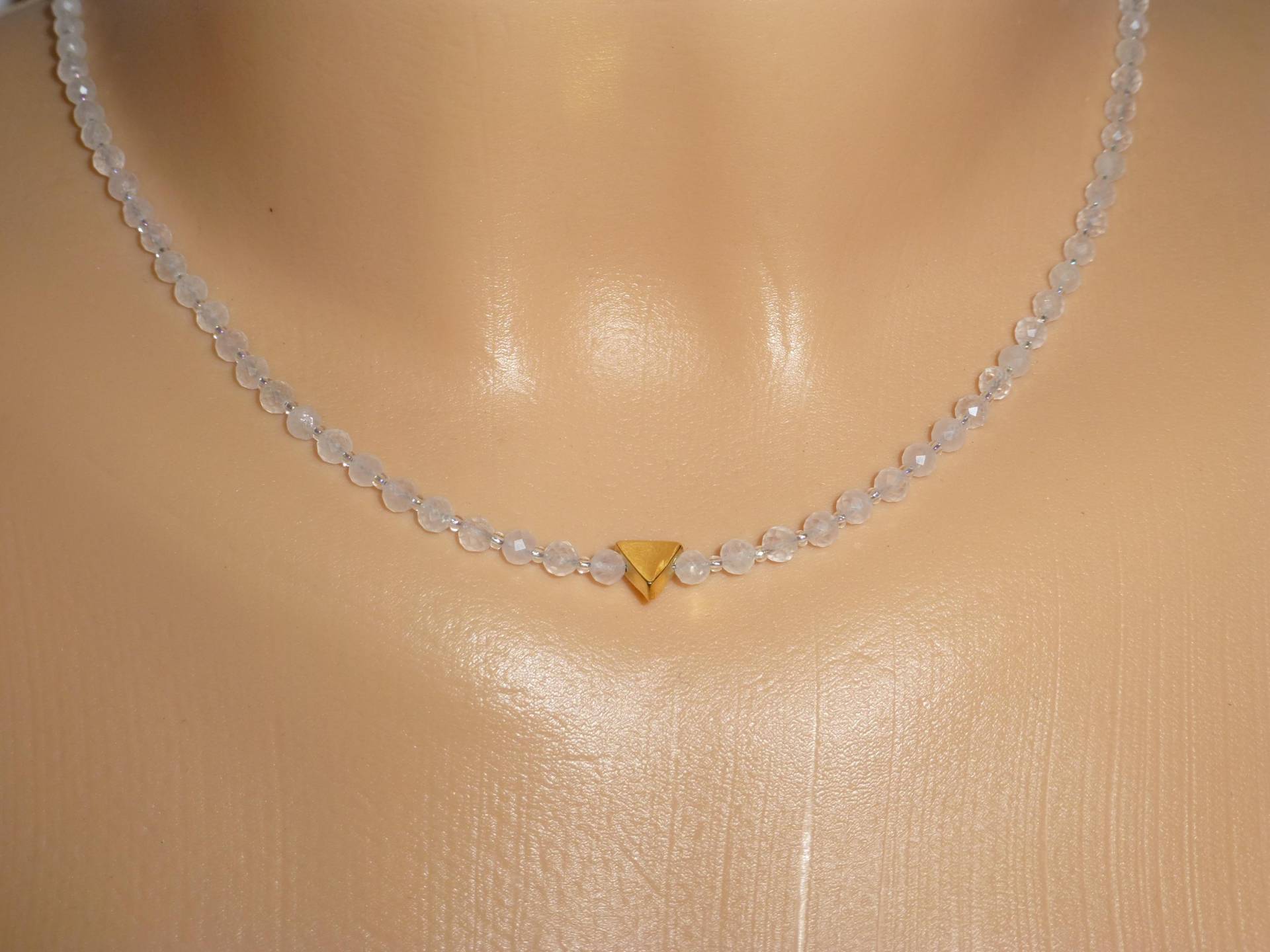 Halskette Rosenquarzn Kugeln Mit Dreieck Gold von NettesSchmuckwerk
