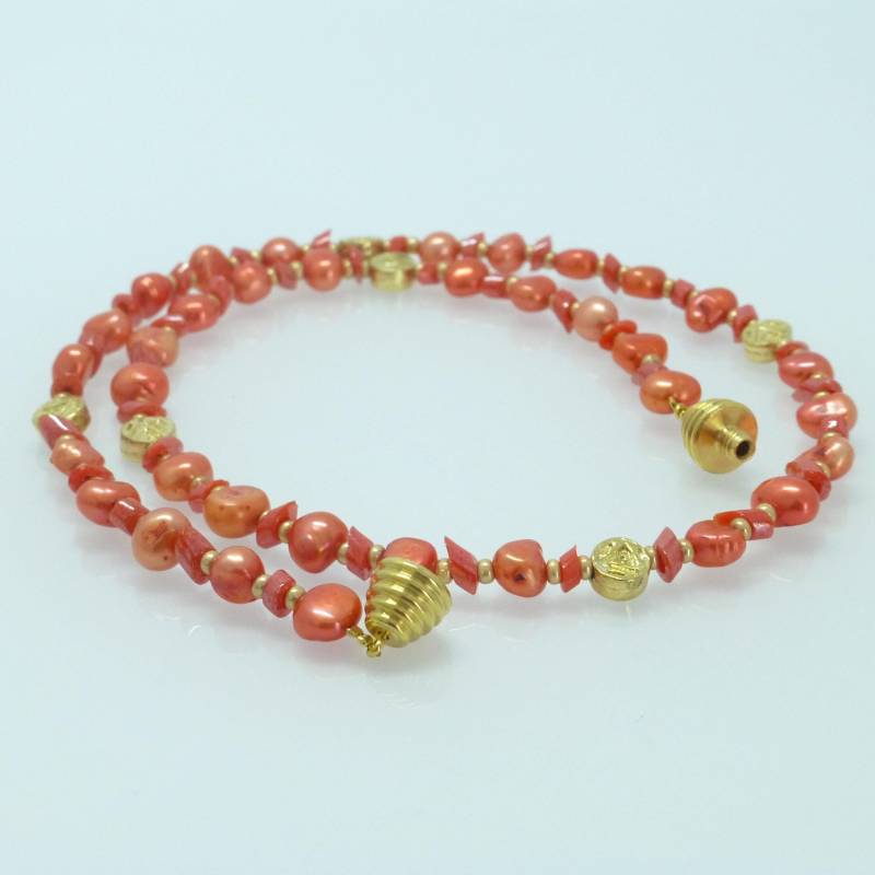 Halskette Zuchtperlen Rot Mit Gold von NettesSchmuckwerk