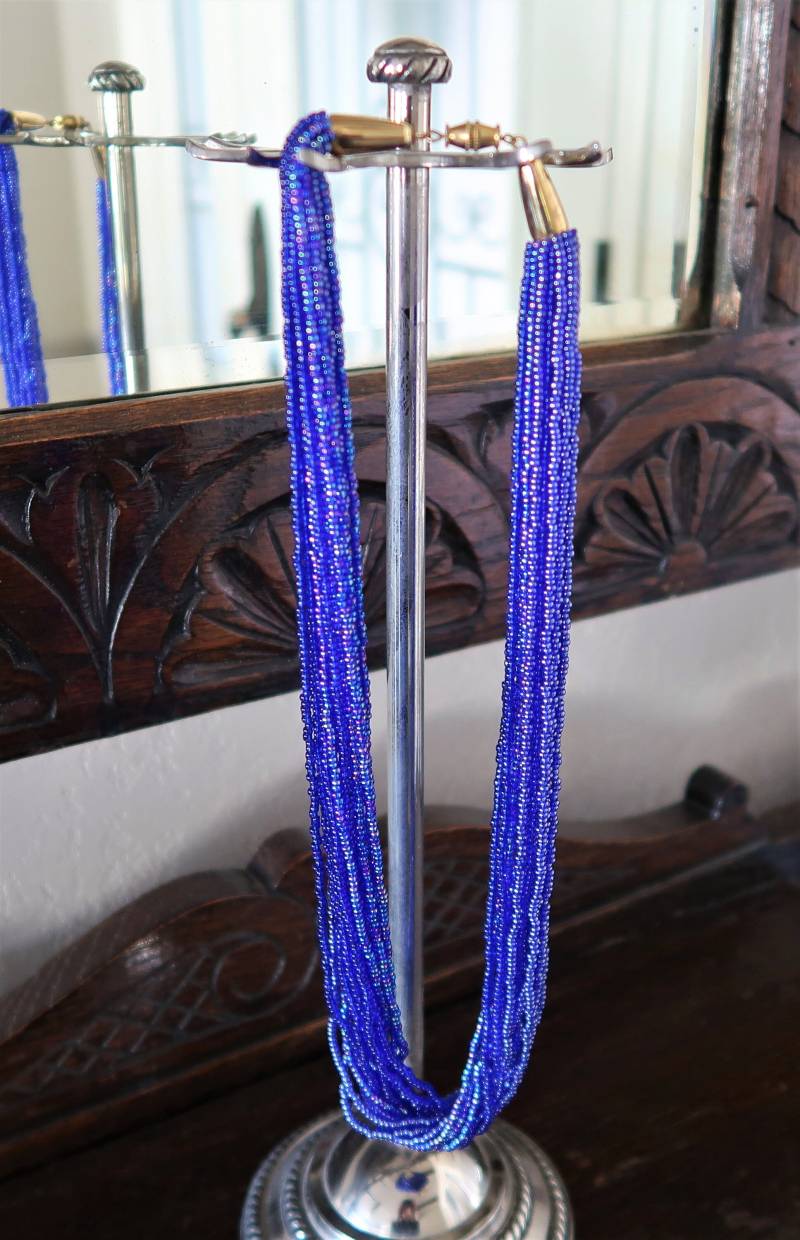 Vintage 18 Strang Dunkel Violette/Blaue Glasperlen Halskette Vintage 18 Strang Dunkel Violette/Blaue Glasperlen Halskette von Netty805