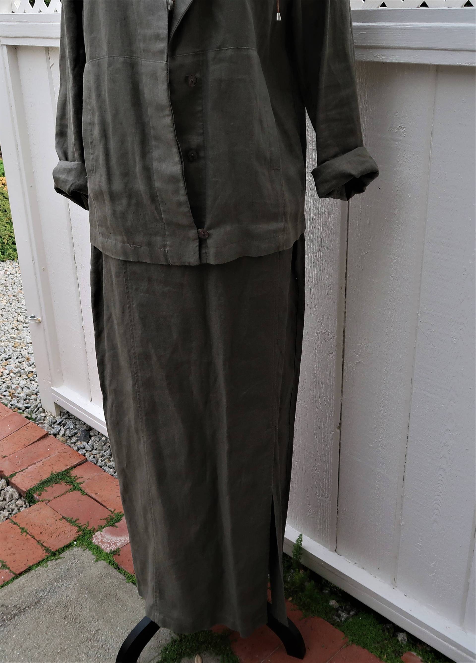 Vintage "Teil Zwei" Marke 100 % Leinen Jacke Und Passenden Langen Rock Mit Seitenschlitz Vintage "Teil Zwei" Marke 100 % Leinen Jacke Und Passenden Langen Rock Mit Seitenschlitz von Netty805