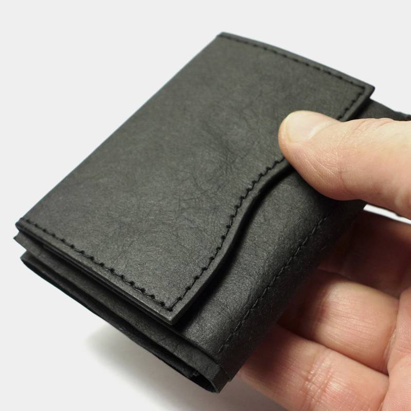 Kleines Wallet - Schwarz Kompakt, Vegan Robust & Reißfest Münzfach 4 Kartenfächer Geldscheinfach Handgemacht Schlicht von NeueGeneration