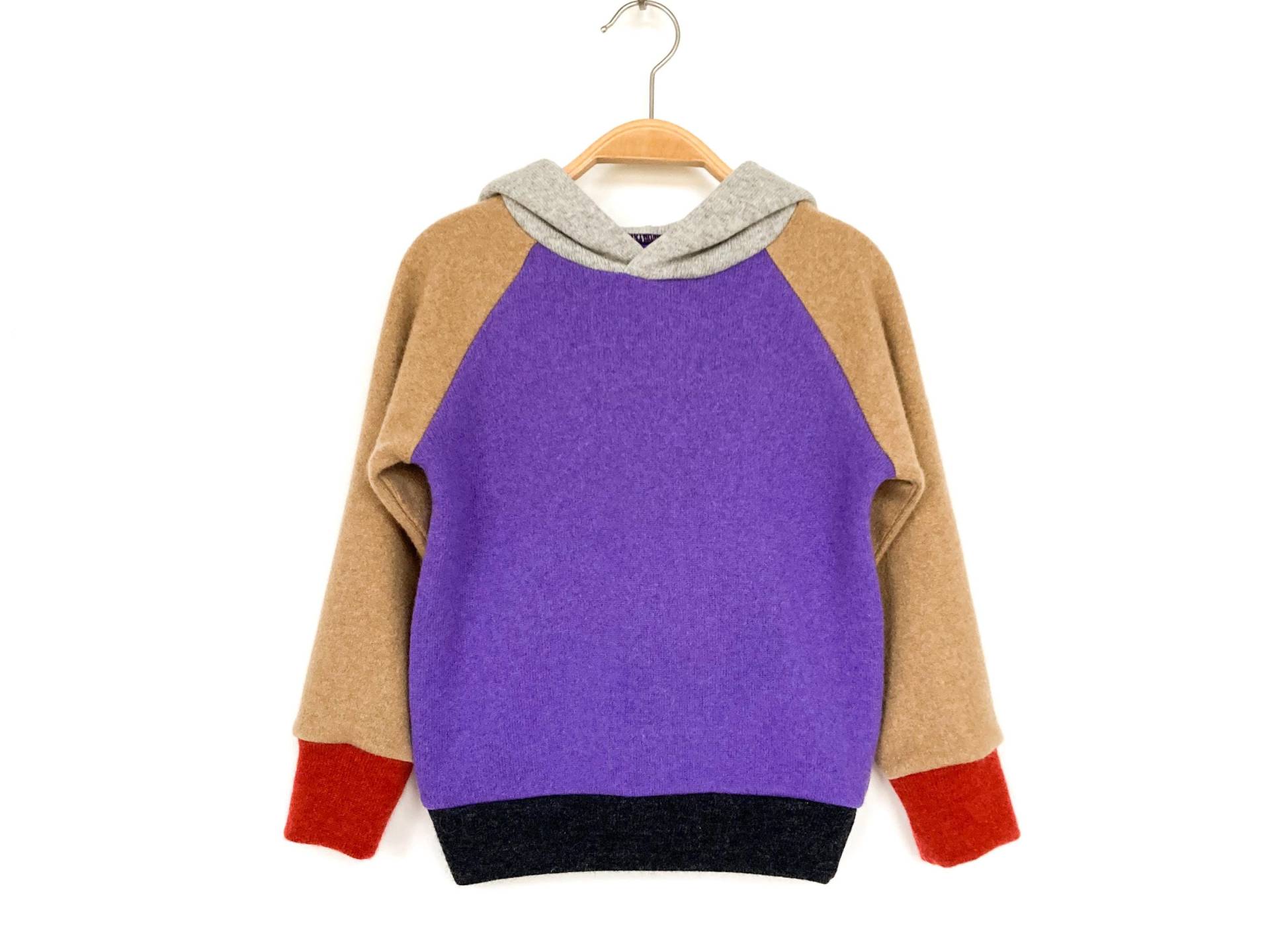Kapuzenpullover Aus Kaschmir Größe 104 - Upcycling Hoodie Für Kinder Colorblockpullover Kaschmirpullover Mit Kapuze Kronjuwel von NeuesAusAltemGewand