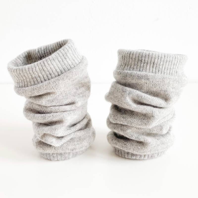 stulpen Ab 10 Monaten Grau Oder Aprikot Aus Kaschmir/Upcycling Beinwärmer Kaschmirstulpen Für Kinder Windelfrei Babyausstattung von NeuesAusAltemGewand