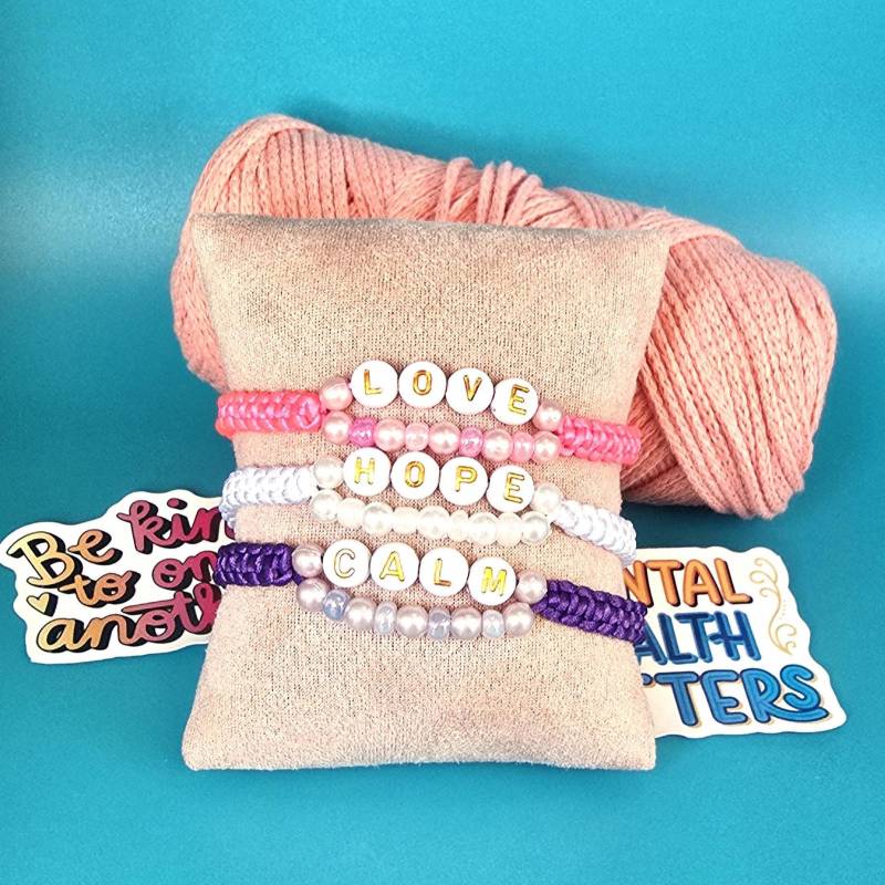 Makramee Armband Set Love Hope Calm 3Er Handmade Freundschaftsarmband Perlenarmband Selbstliebe & Achtsamkeit Geschenk von NeuroDivaJewelry
