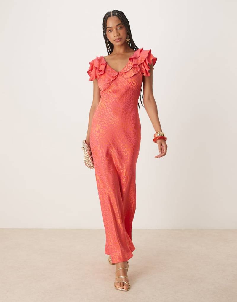 Never Fully Dressed - Maxikleid in Rosa mit Jacquard-Animal-Print und Rüschenärmeln von Never Fully Dressed