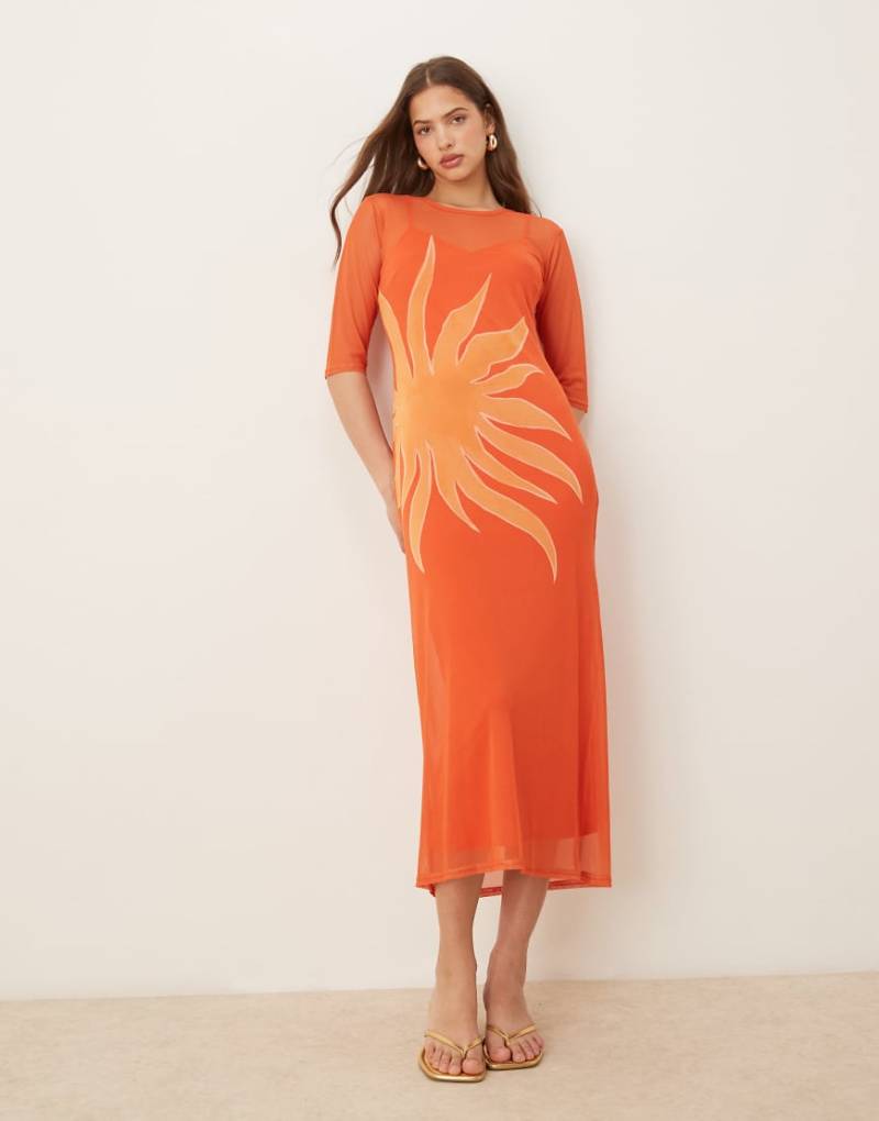 Never Fully Dressed - Midaxi-Kleid aus Netzstoff mit Sunburst-Farbverlauf in Orange von Never Fully Dressed