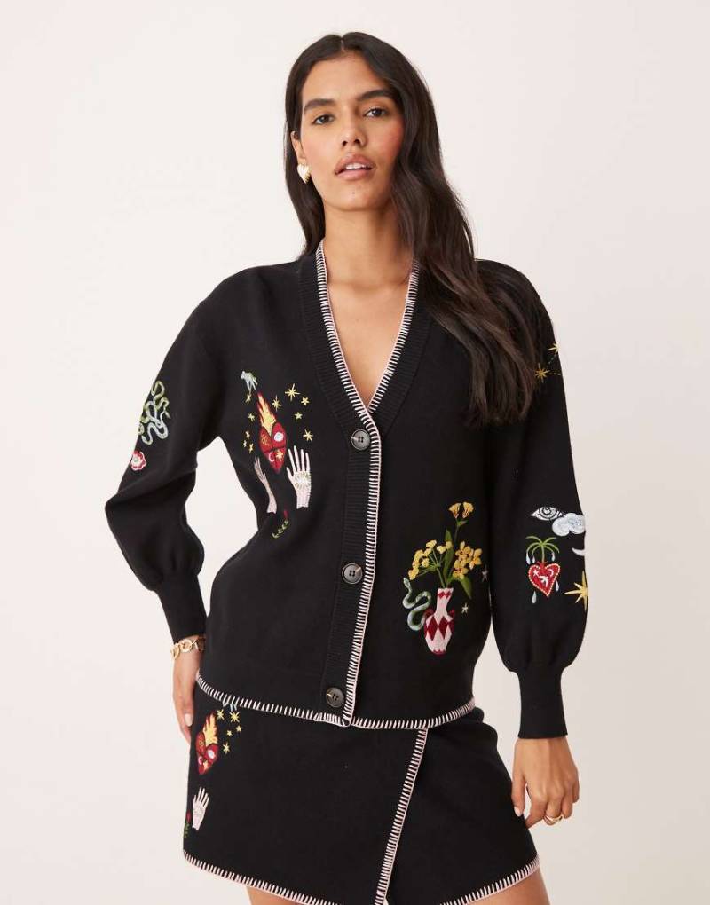 Never Fully Dressed - Night Garden - Strickjacke in Schwarz mit Stickerei, Kombiteil von Never Fully Dressed