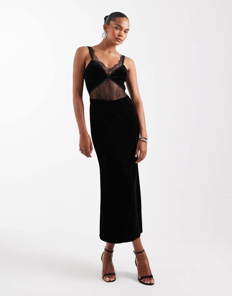 Never Fully Dressed - Samt-Maxikleid in Schwarz mit Spitzeneinsätzen von Never Fully Dressed