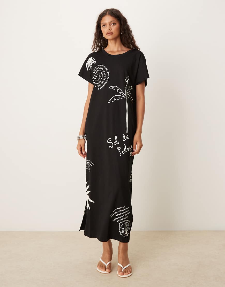 Never Fully Dressed - Schulterfreies Midaxi-Kleid aus Jersey in Schwarz mit „Palma"-Print von Never Fully Dressed