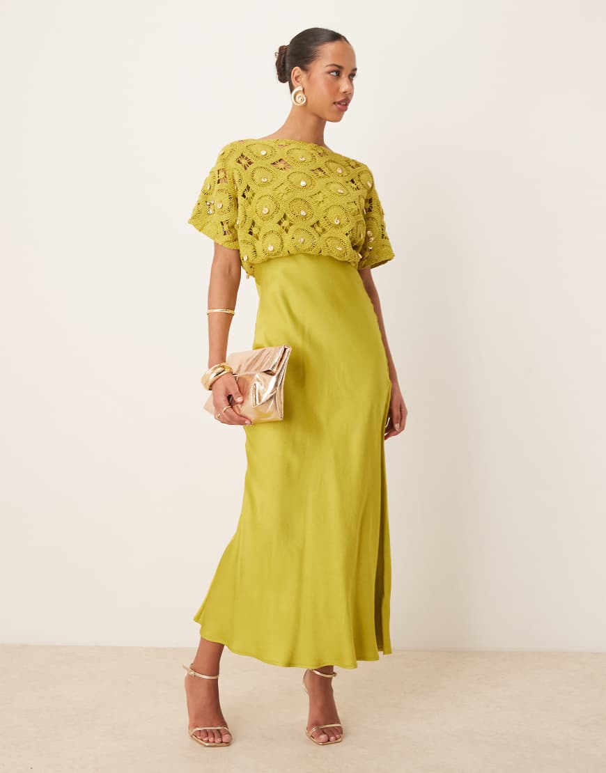 Never Fully Dressed - Tilly - Gehäkeltes Maxikleid in Olivgrün mit Muschelverzierung von Never Fully Dressed