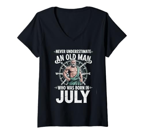 Damen Never Underestimate An Old Man was Born Juli Birthday T-Shirt mit V-Ausschnitt von Never Underestimate Old Man Birthday