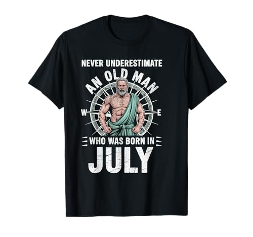 Never Underestimate An Old Man was Born Juli Birthday T-Shirt von Never Underestimate Old Man Birthday