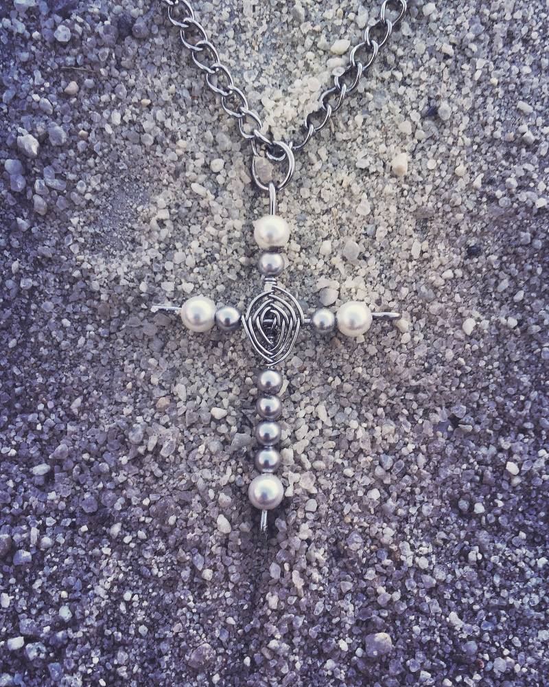 Kreuz Halskette Frauen, Draht Anhänger, Mit Perlen, Perlen Halskette, Christliche Christlicher Schmuck Kreuz Halskette Frauen, Draht Anhänger, Mit Perlen, Perlen Halskette, Christliche Christlicher Schmuck von NeverEndingShop