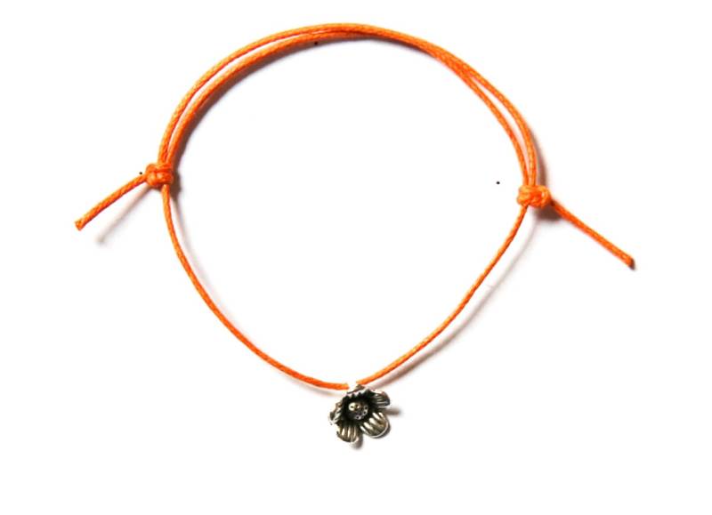 Silber Blume Charme Auf Gewachste Baumwollschnur Verstellbarfreundschaft Armband von NeverGoNaked