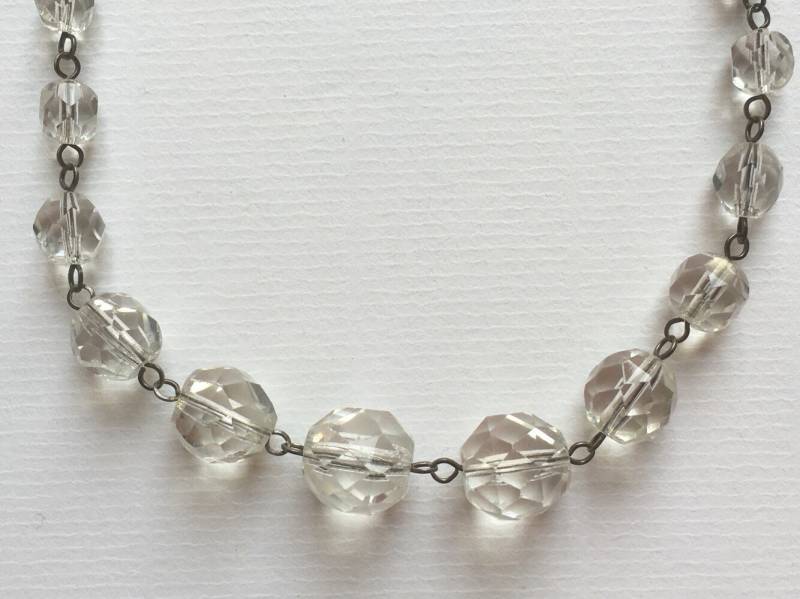Vintage Art-Deco-Glasperlen - Facettierte Klare Glassteinperlen Kugelförmige Halskette Mit Abgestuften Perlen 1930Er-Jahre-Halskette Aus Klarem Glas von NeverOutOfDate