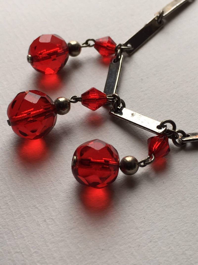 Vintage Art-Deco-stil Halskette - Simulierte Rubin Rot Glas Silber Ton Metall Kostüm Schmuck von NeverOutOfDate